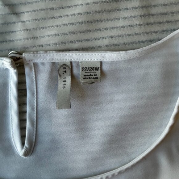 Cato Women’s Plus Size 22/24W White Blouse Boho Flowy 3/4 Bell Sleeve Top - Picture 5 of 14